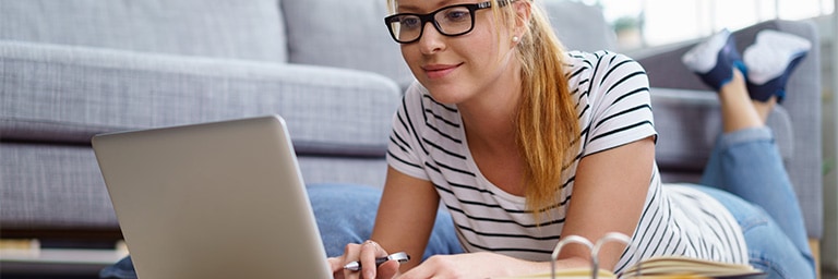 Digitale Zusammenarbeit. Microsoft Teams vs. Slack.